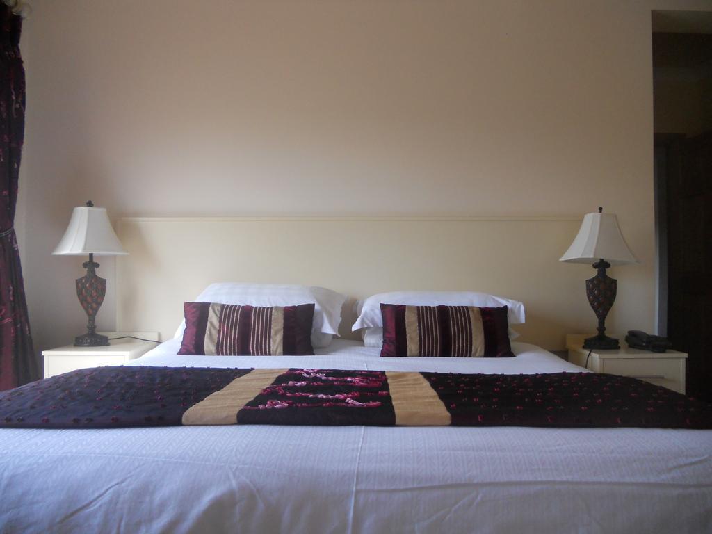 B&B The Silver Eel Strokestown Ruang foto