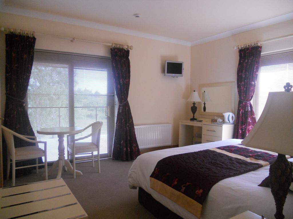 B&B The Silver Eel Strokestown Ruang foto